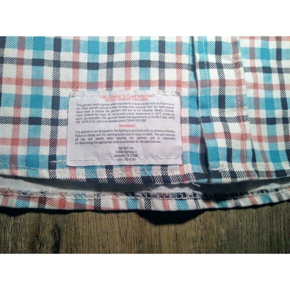 SAF-TECH Men's XL Checkered HRC 2, Flame Resistant, Work Wear Button Down Shirt - Picture 3 of 8